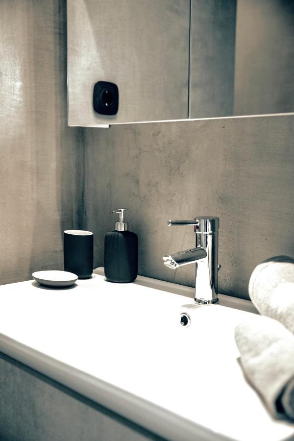 Loft With Private Parking Apartment Athens Exterior photo